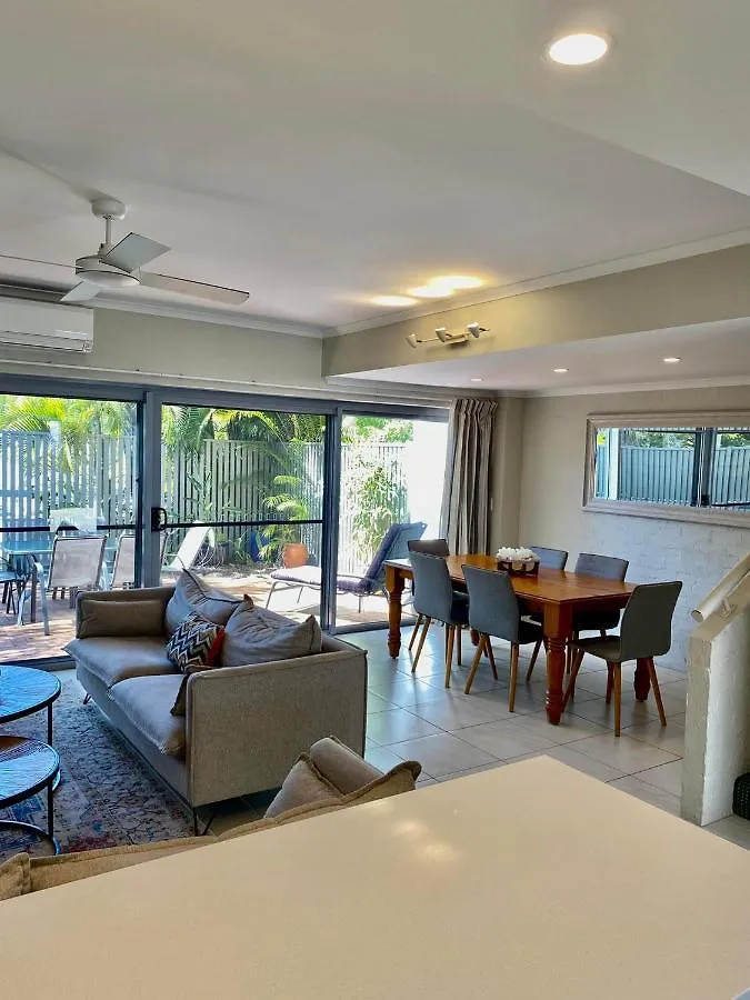 Aparthotel Le Court Villas Noosa Heads